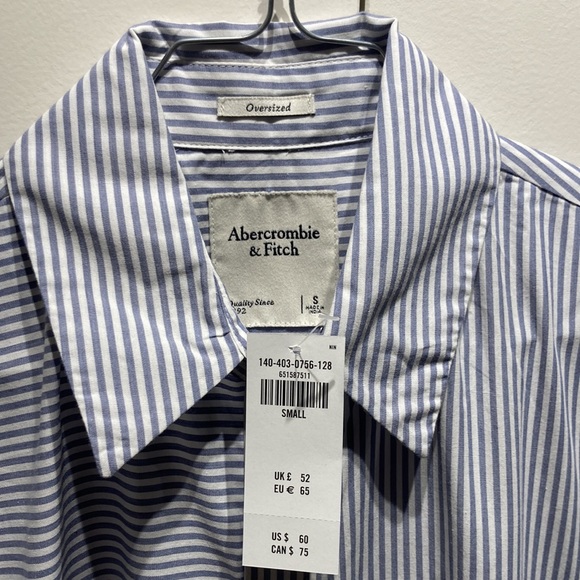 A&F Oversized Short-Sleeve Poplin Button Down - Picture 3 of 7